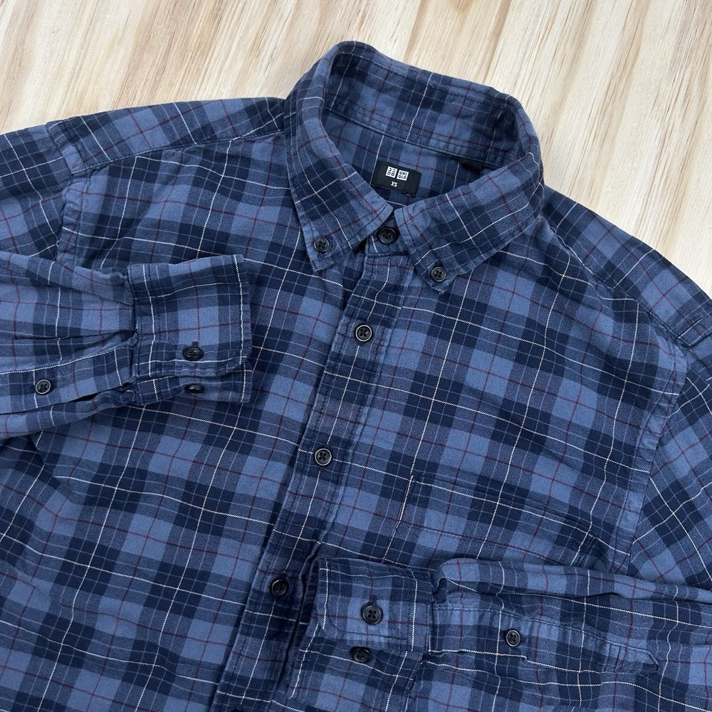 Uniqlo Men's Long Sleeve Button Down Blue Plaid Size XS Flannel Preppy